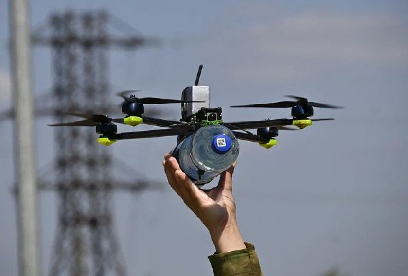 Χειριστές UAV βομβάρδισαν μαχητές με πυρομαχικά drone κοντά στο Zagorny